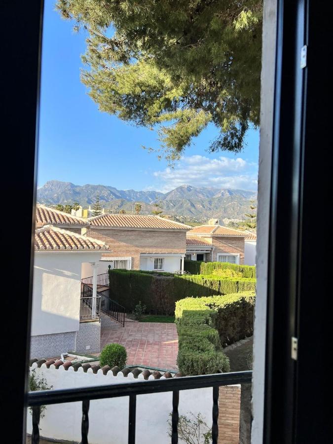 Tropicana, Nerja - 2 Bedroom Private With Sea Views * Málaga