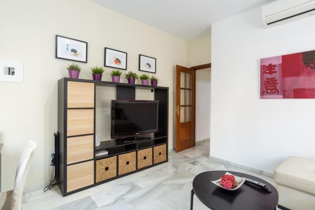 Bright, Quiet And Ground Floor In The Center *