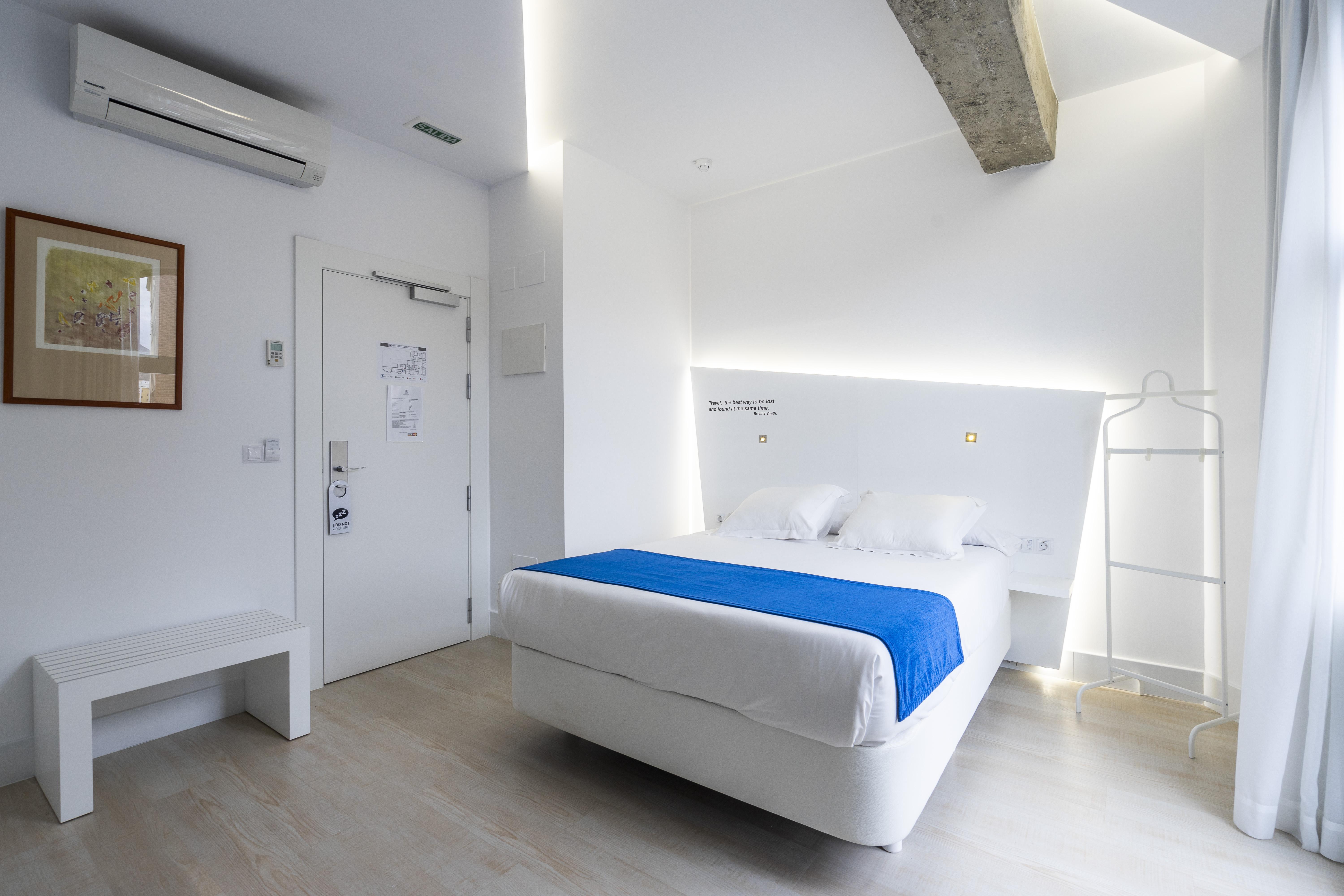 Atarazanas Boutique Hotel 3*