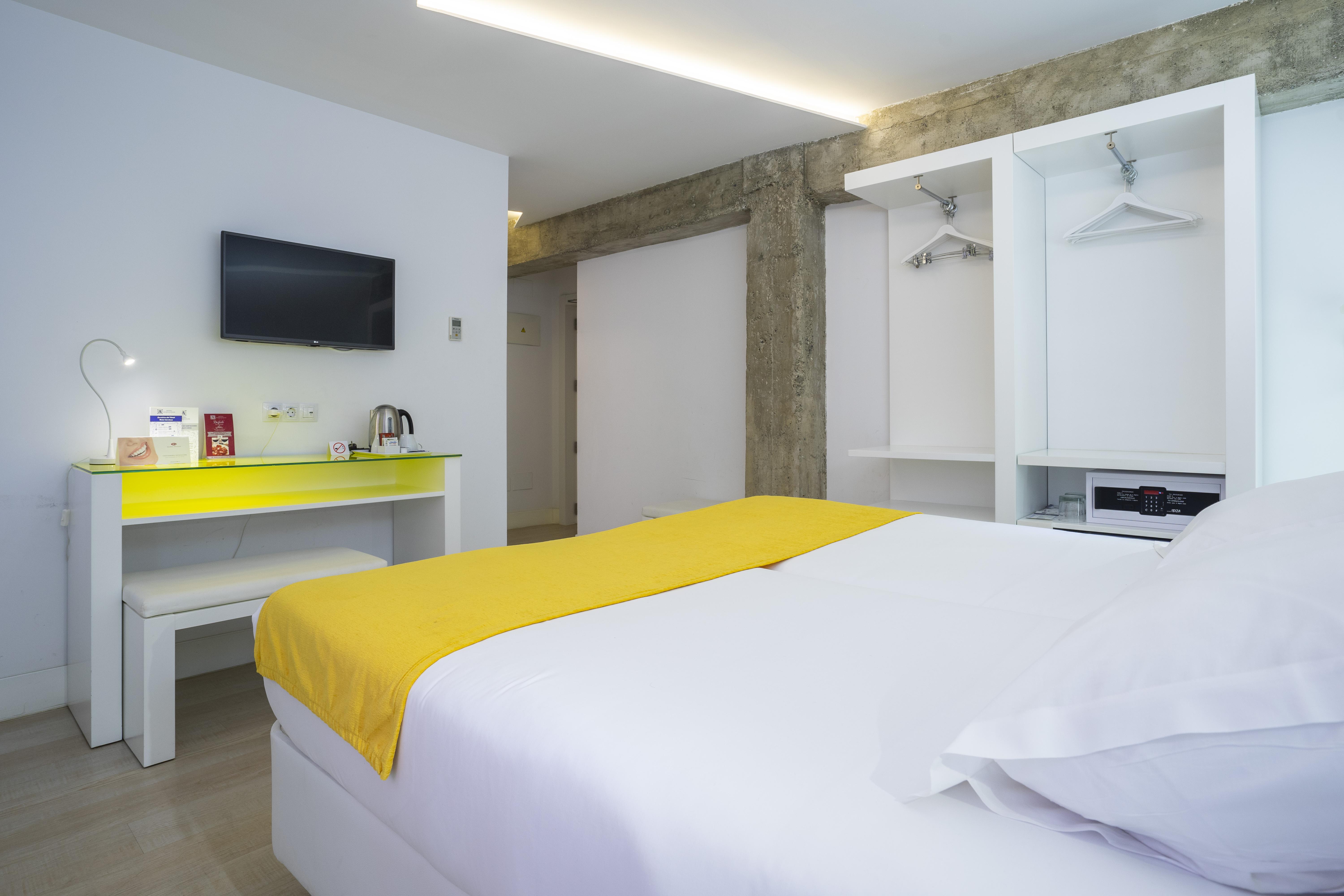Atarazanas Boutique Hotel