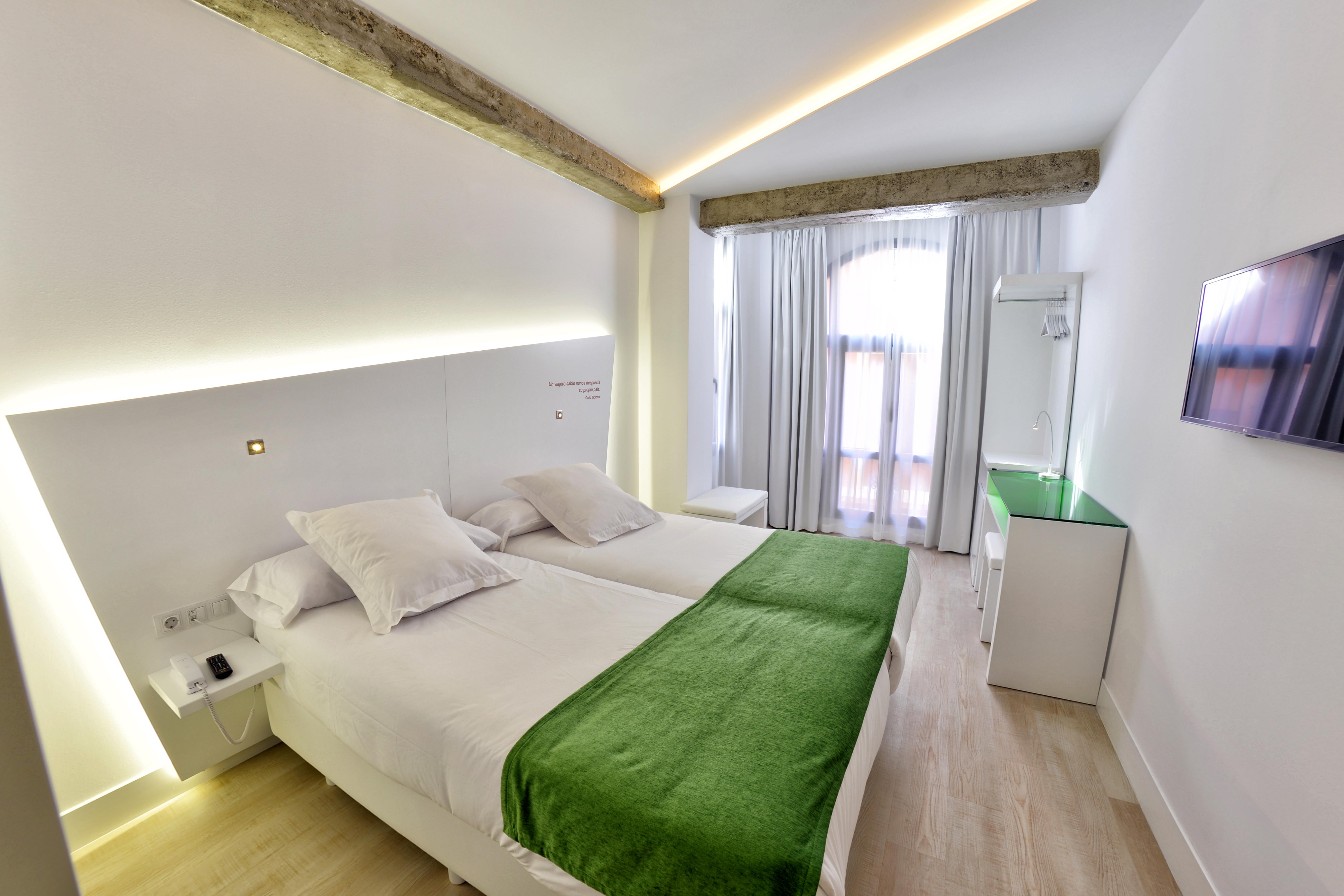 Hotel Atarazanas Boutique 3*