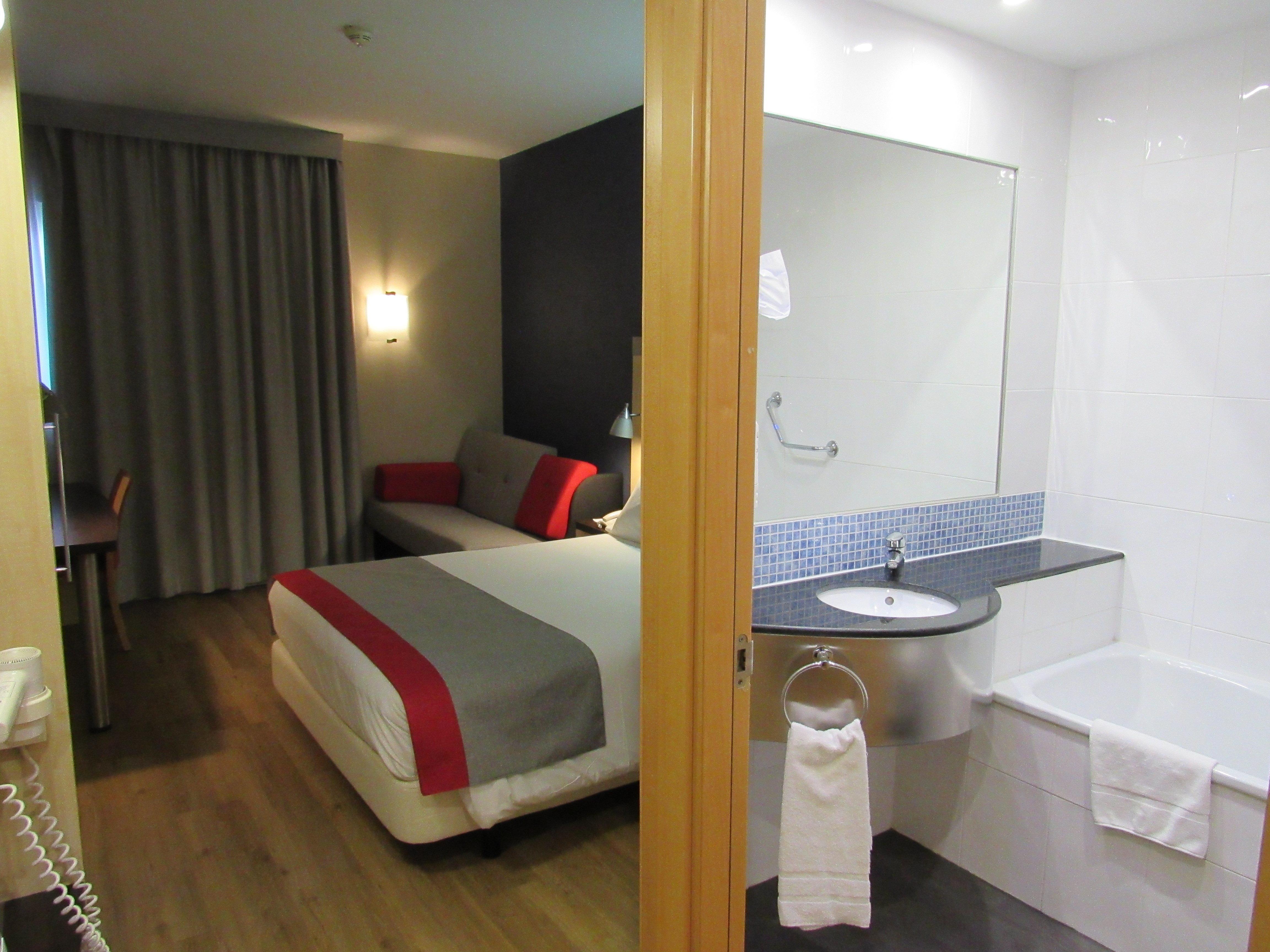 Express Airport, An Ihg