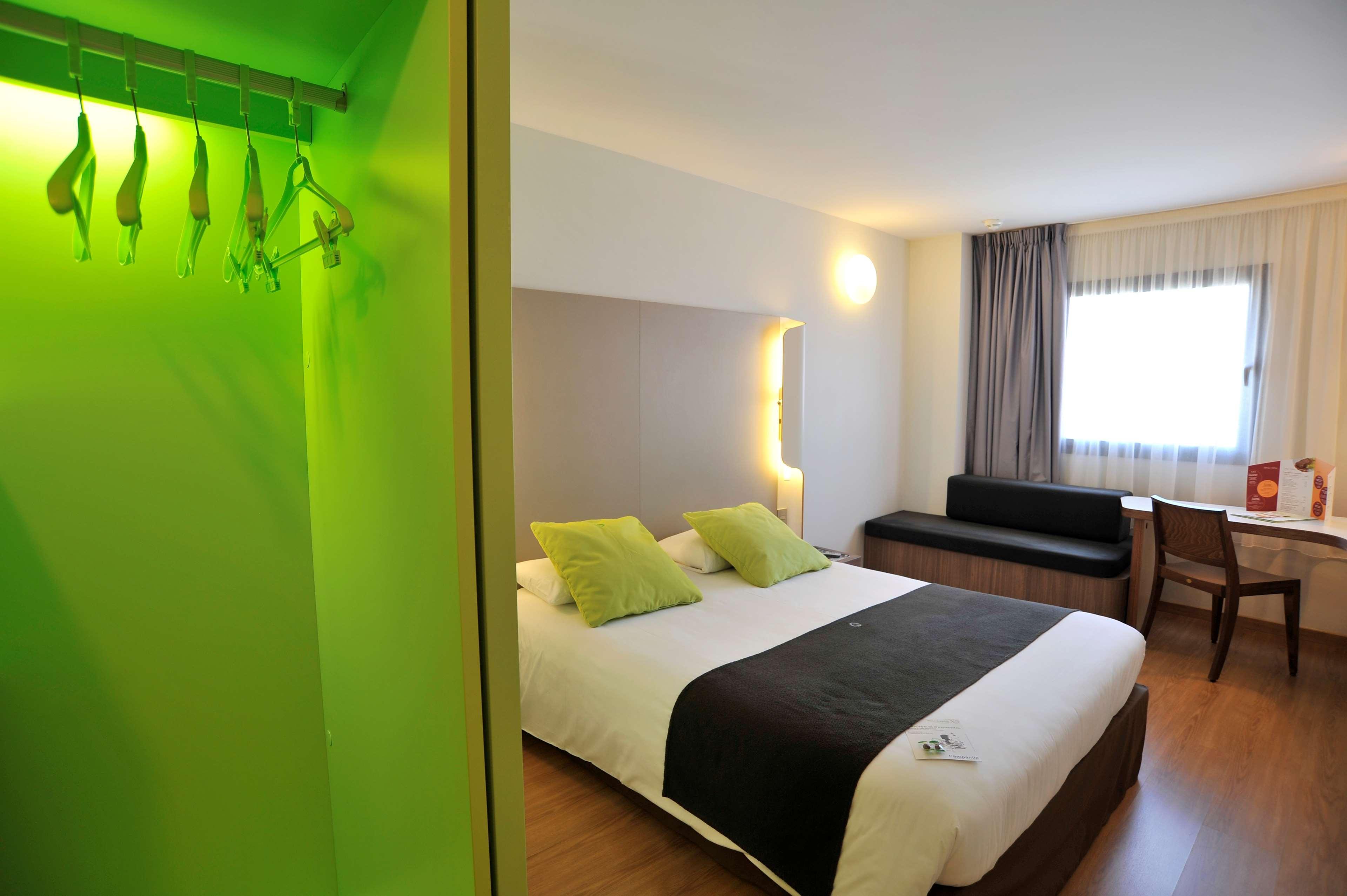 Hotel Campanile Airport