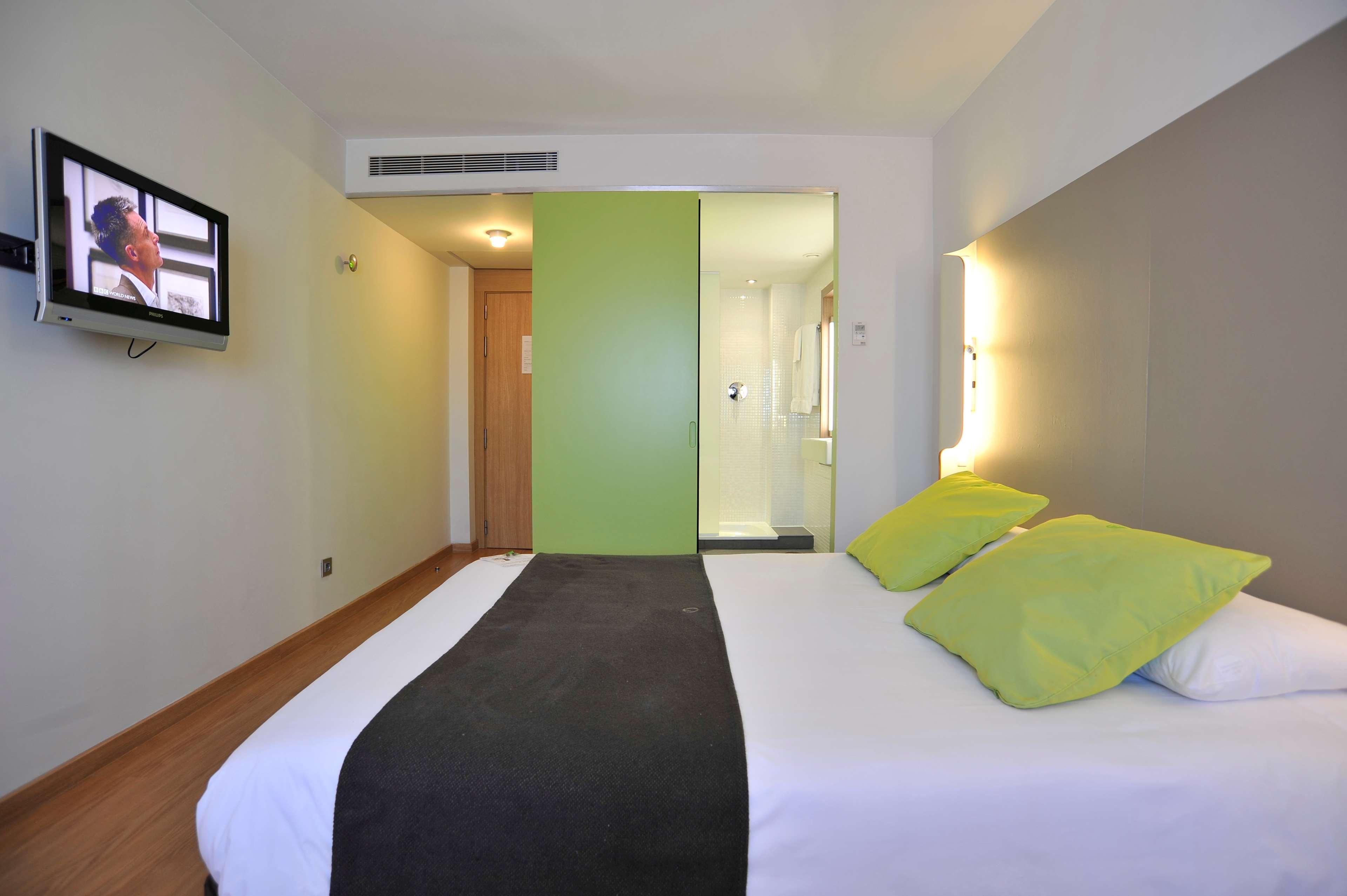 Hotel Campanile Airport