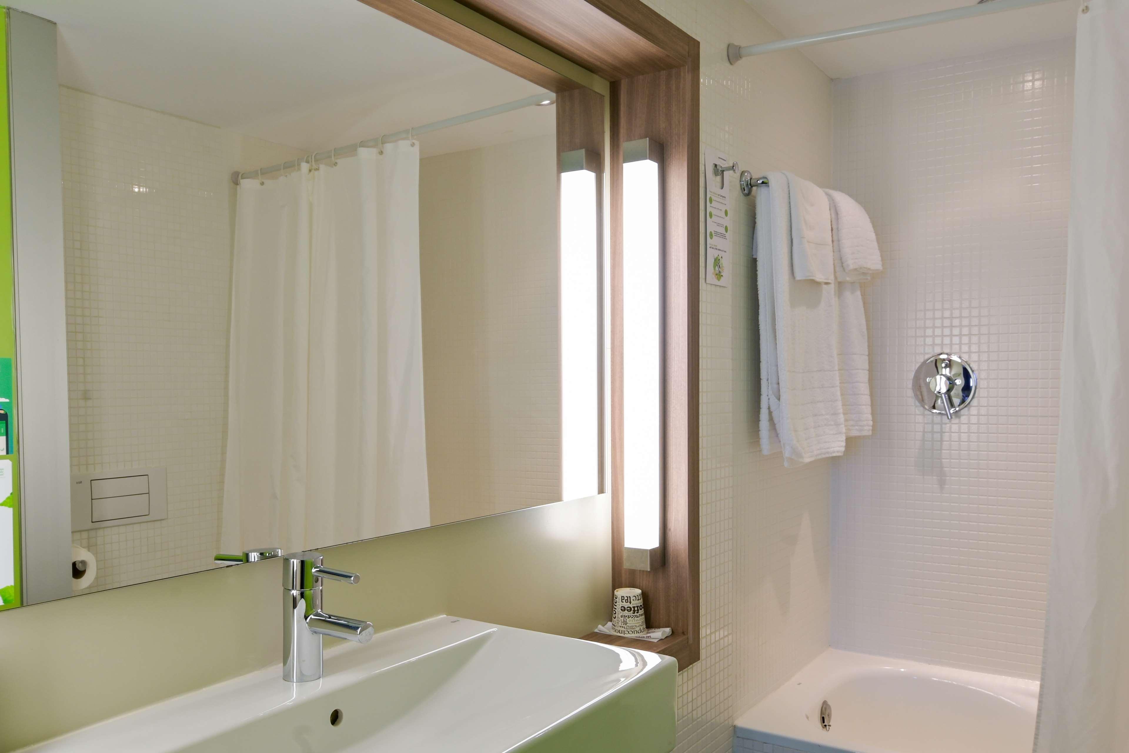 Campanile Airport Hotel 3*