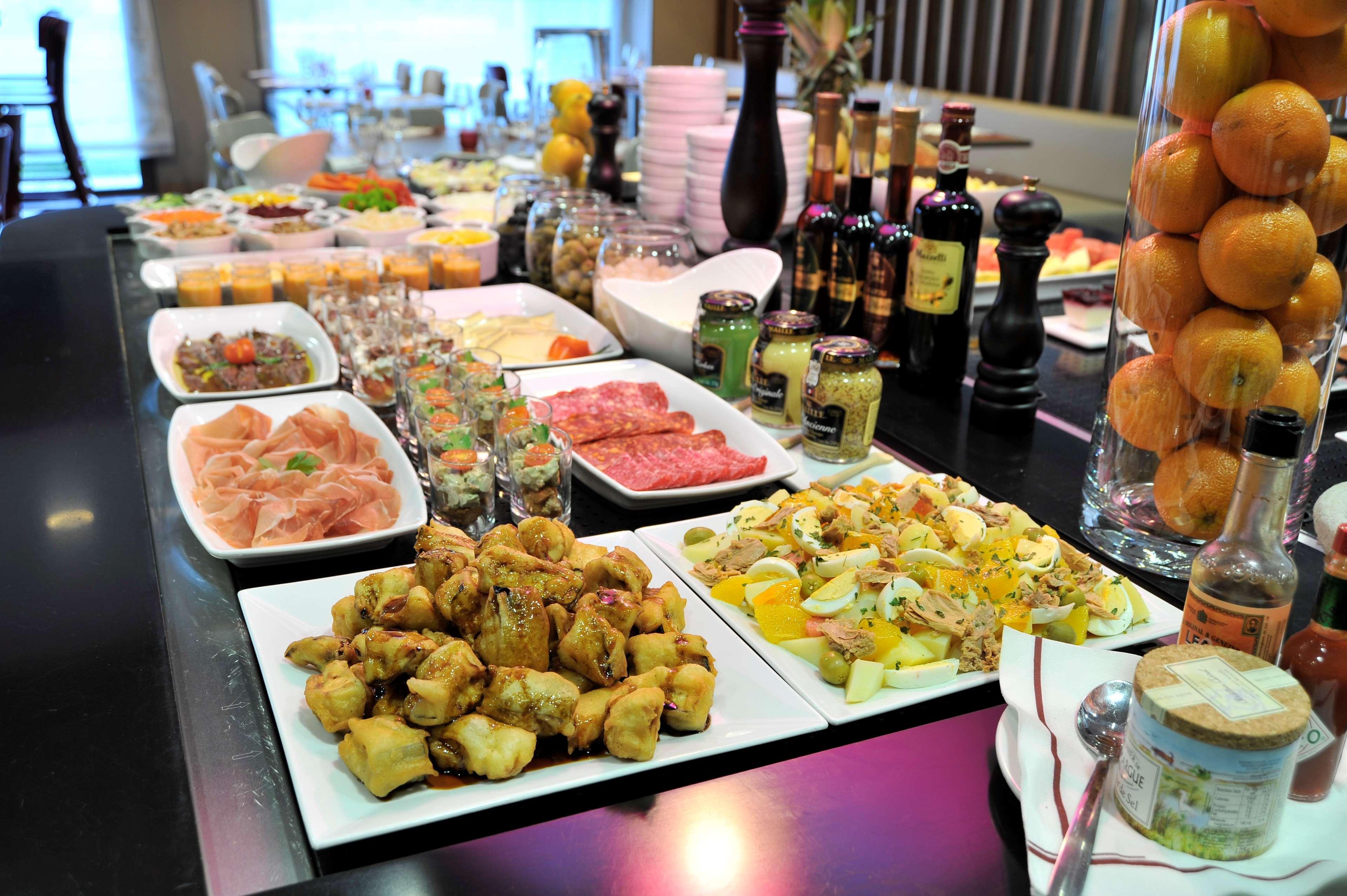 Hotel Campanile Airport 3*