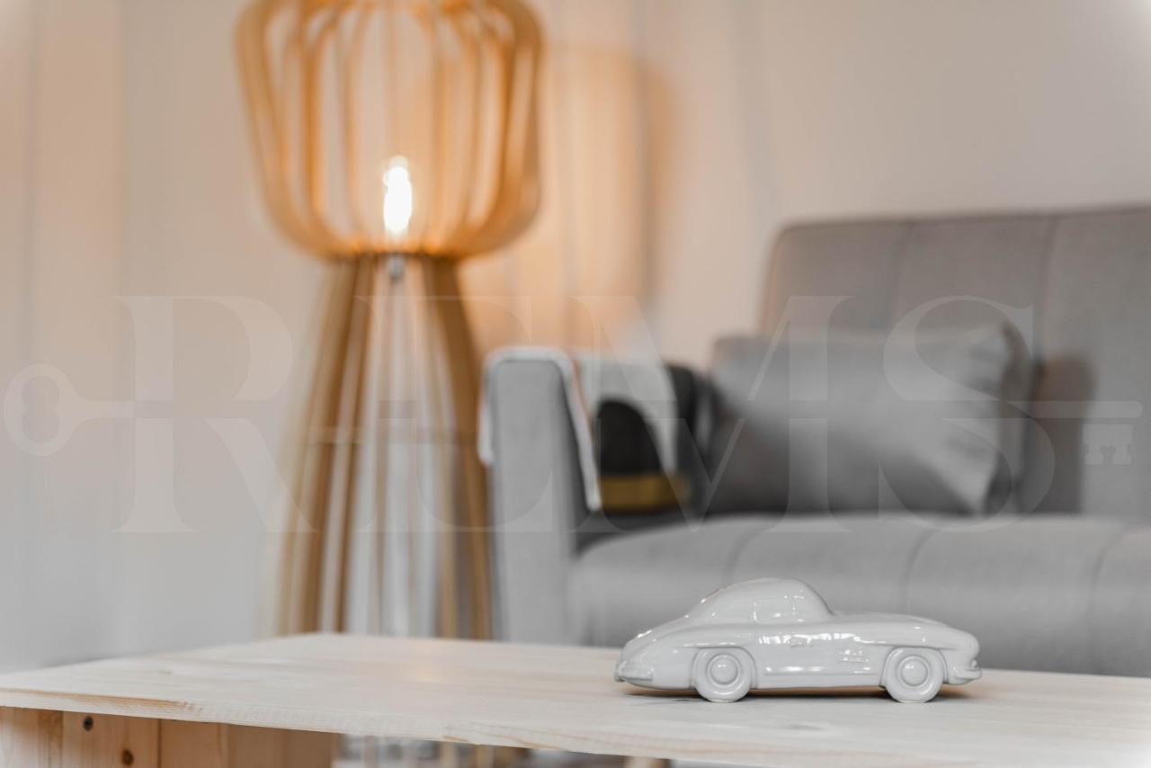 Idyllic&spacious W/ Parking - Center Apartamento *