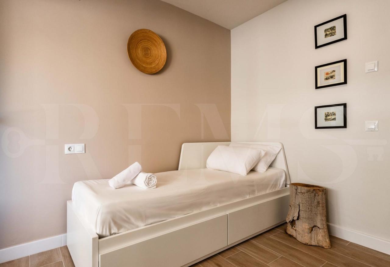 Idyllic&spacious W/ Parking - Center Apartamento *