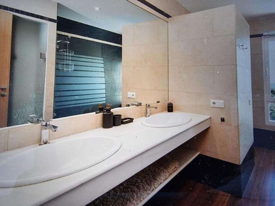 Villa Unique Modern House - Paseo Maritimo/center