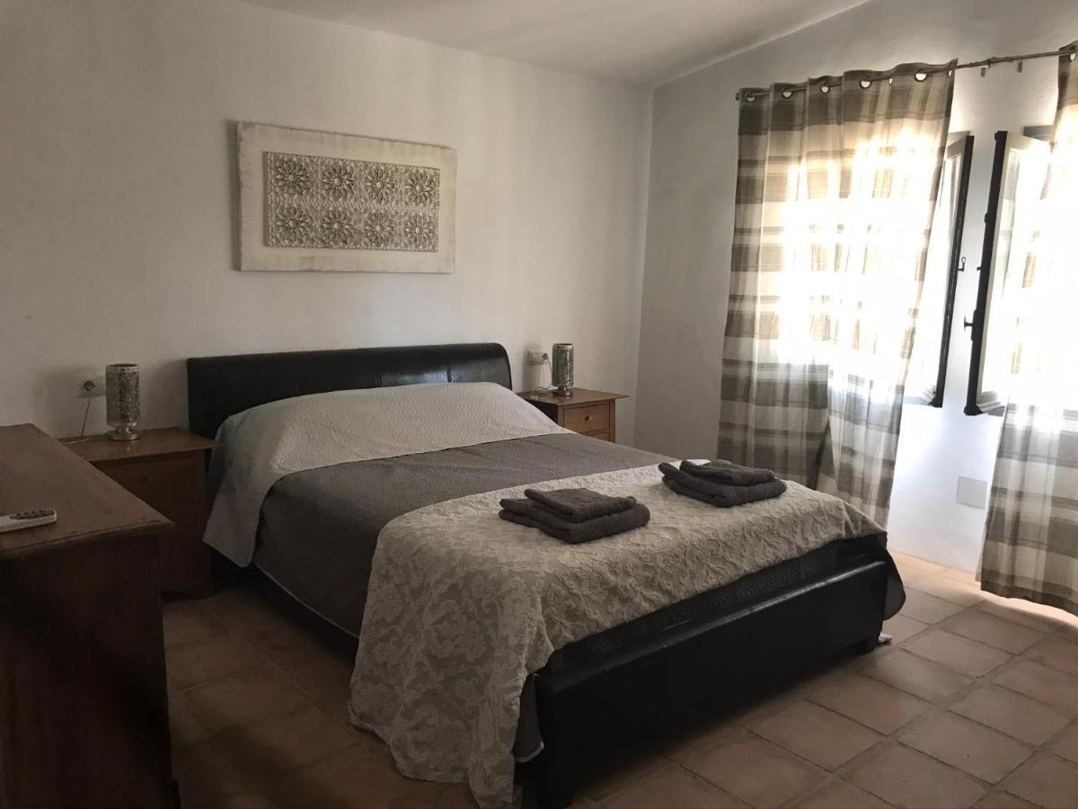 Stunning 3 Bed Finca With Attached 2 Bed Casita With Sea And Mountain Views Villa Málaga