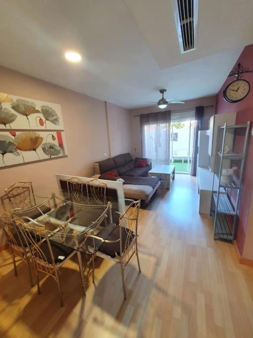 Precioso Con Patio. Apartamento