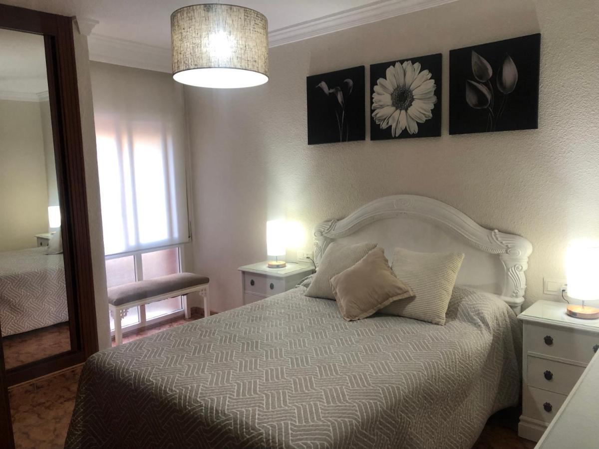 Piso En Pedregalejo A 50m De La Playa. Apartamento Málaga