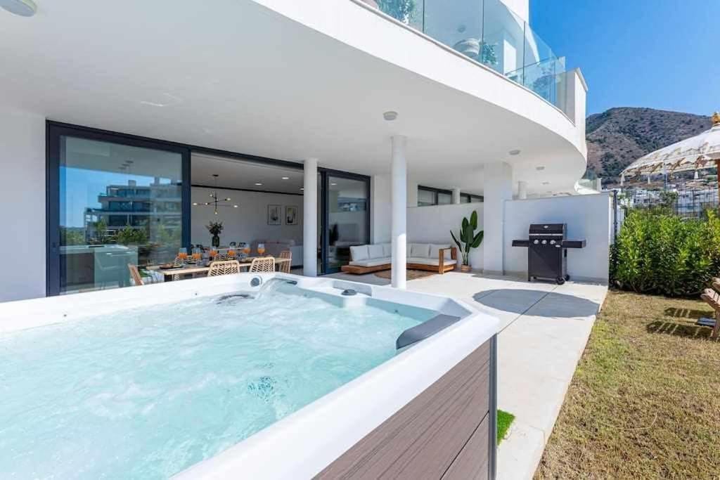 797 Rentals- Lujoso 6 Con Jacuzzi En Higueron Málaga