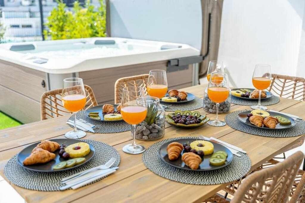 Apartamento 797 Rentals- Lujoso 6 Con Jacuzzi En Higueron Málaga