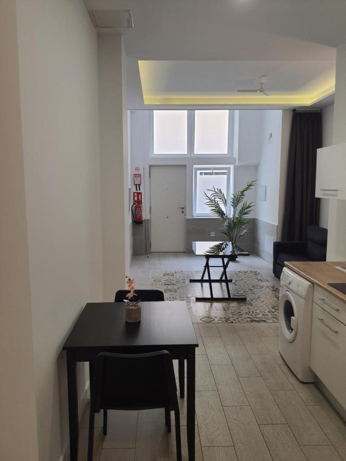 Apartment Hermoso Piso A 3 Min De La Estacion De Bus Y Tren Ave
