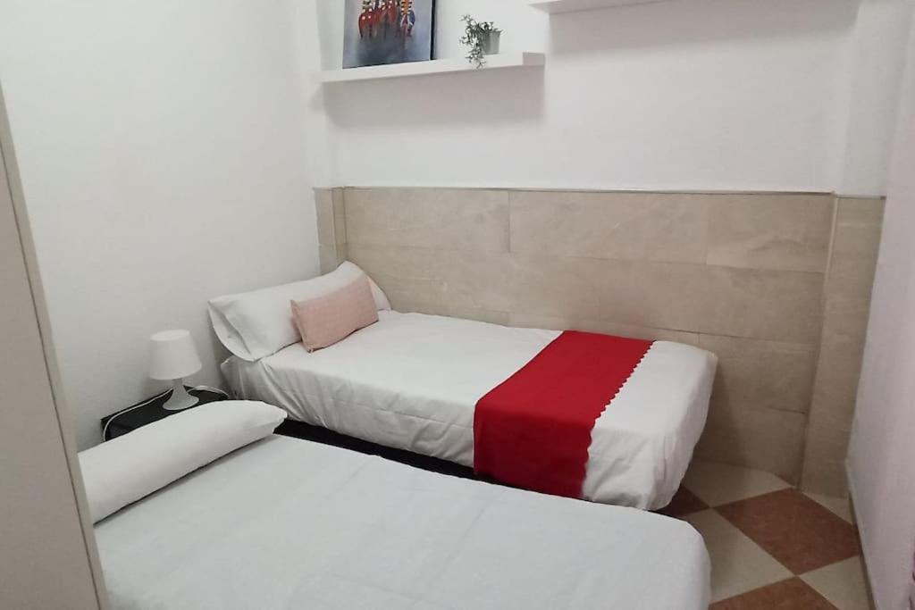 Acogedor Apartamento ¡a 10 Minutos Del Centro De Málaga! *