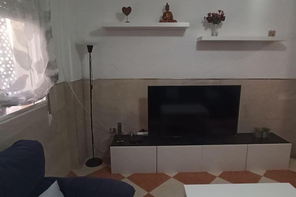 Acogedor Apartamento ¡a 10 Minutos Del Centro De Málaga! *