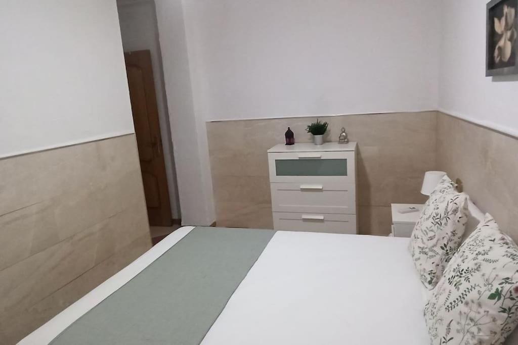 Acogedor Apartamento ¡a 10 Minutos Del Centro De Málaga! * Málaga