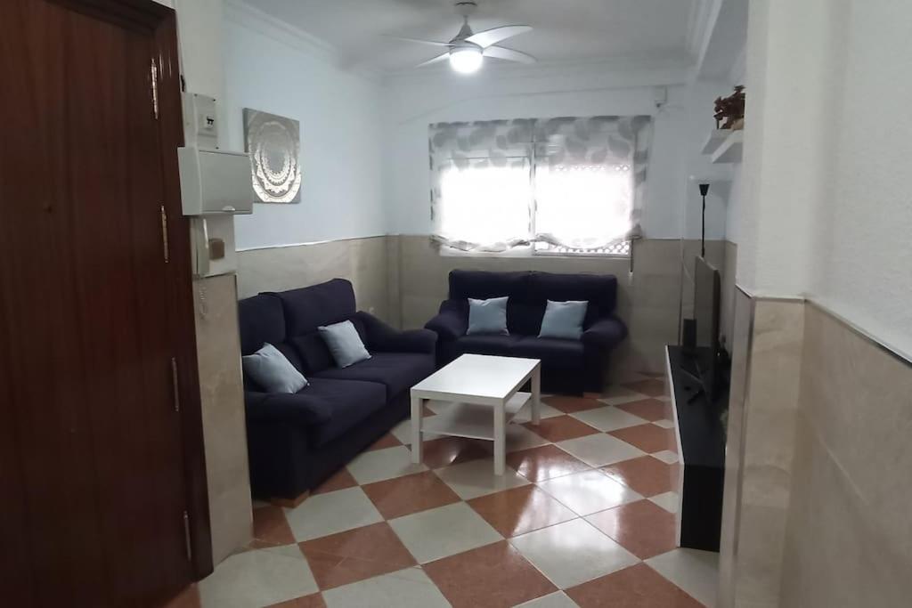Acogedor Apartamento ¡a 10 Minutos Del Centro De Málaga! *