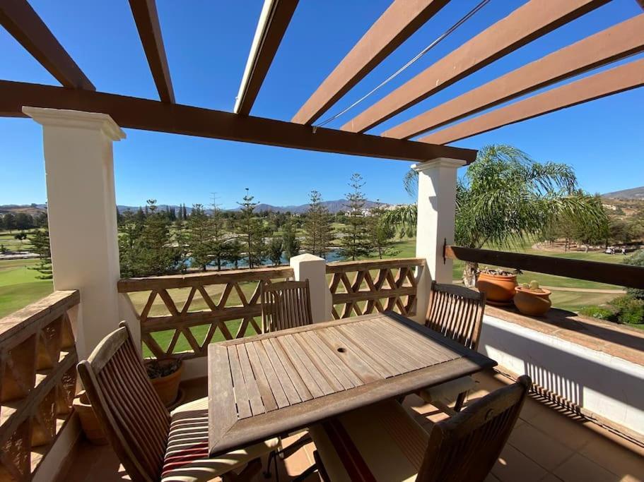 Luxury Large 2 Bedroom Frontline Golf Malaga