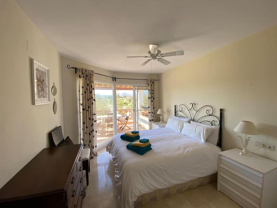Luxury Large 2 Bedroom Frontline Golf Malaga