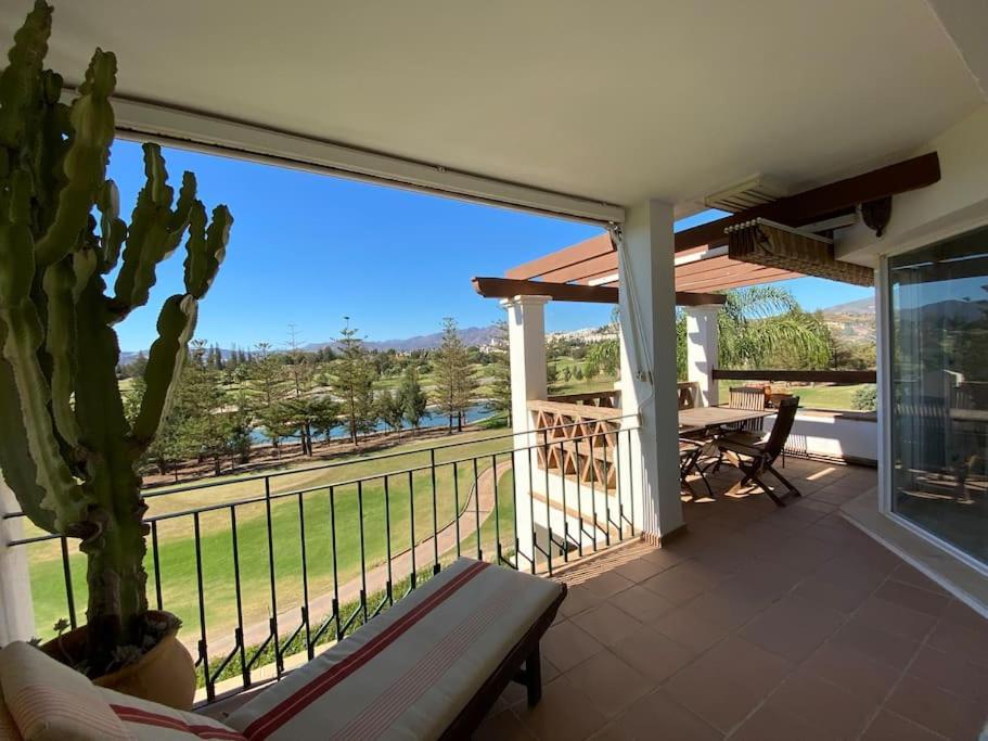 Luxury Large 2 Bedroom Frontline Golf Malaga