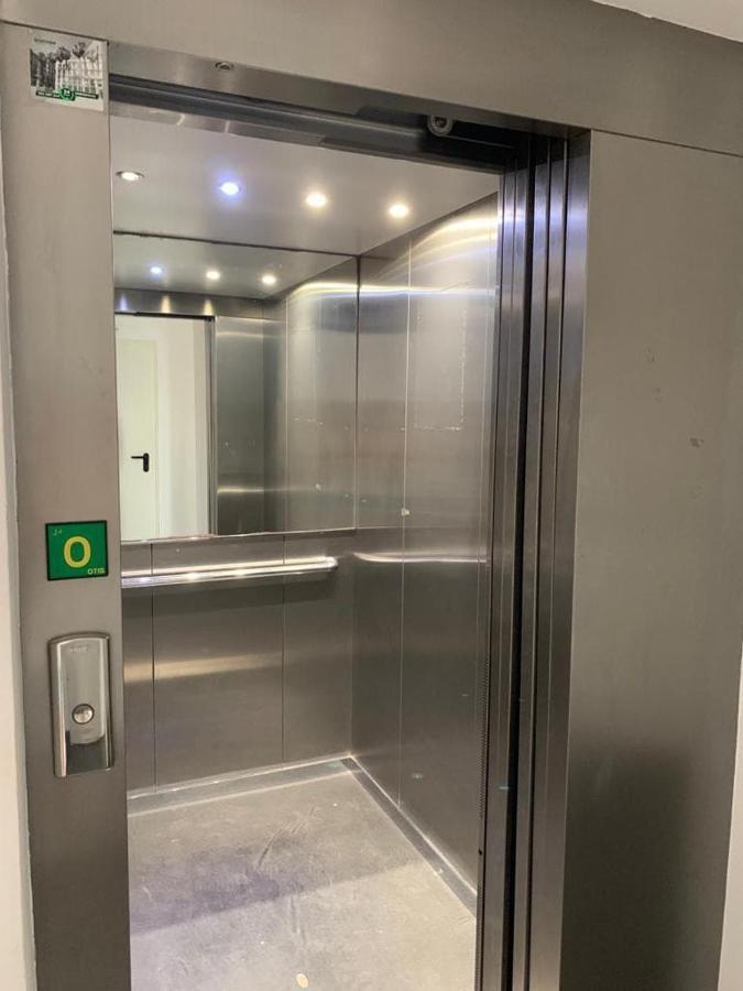 -malagasunapts- Citycentre Rooftop Pool Apartamento