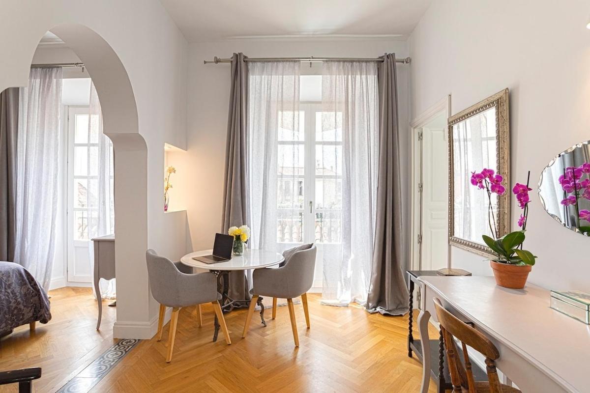 -malagasunapts- Luxury Historicalcentre Apartamento *