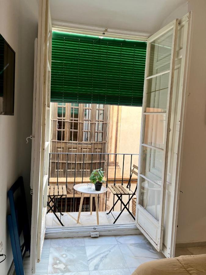 Iyourbasics Great Hinestrosa 23 Free Wifi&ac