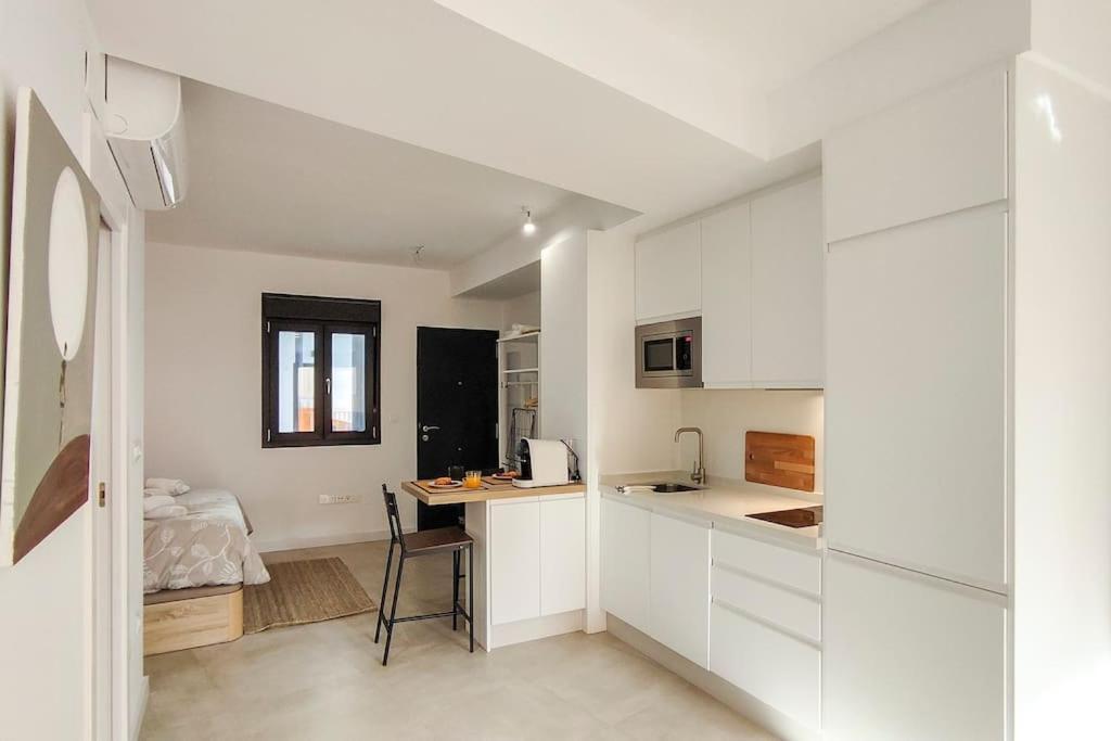 Charming Studio In Center By Sharingco. *