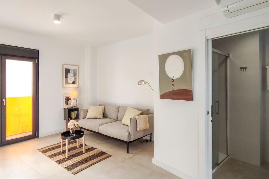 Charming Studio In Center By Sharingco. *