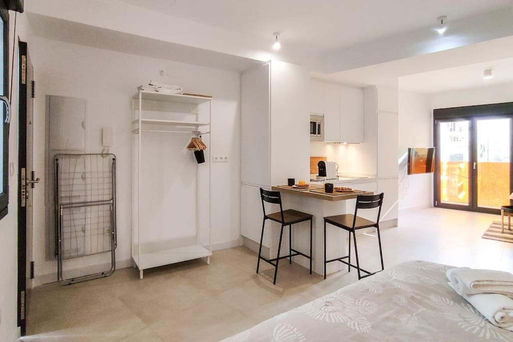 Charming Studio In Center By Sharingco. Apartamento *
