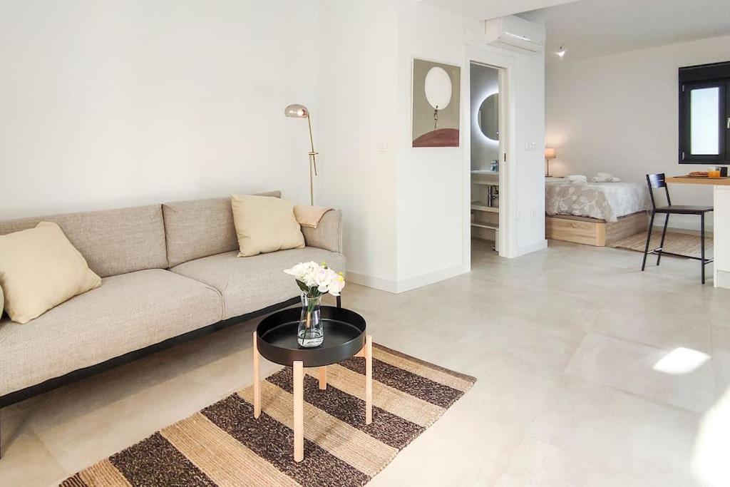 Charming Studio In Center By Sharingco. *