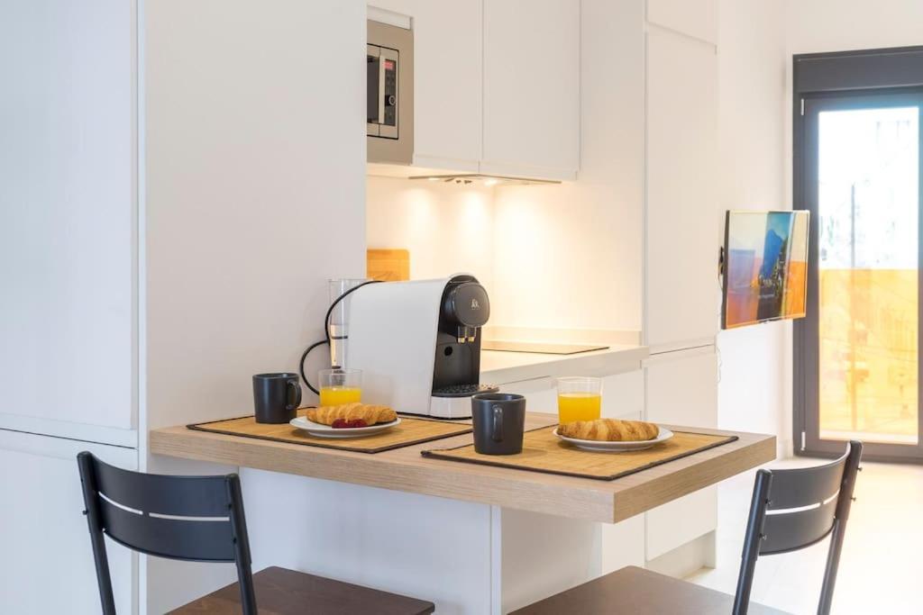 Charming Studio In Center By Sharingco. Apartamento *