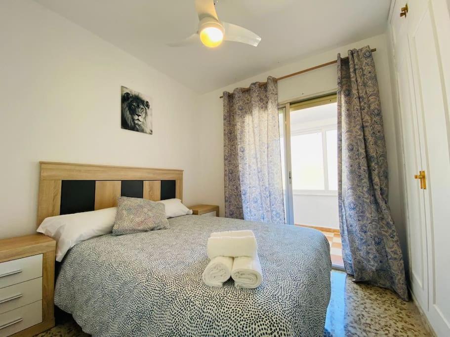 Apartamento Almirante 1º Linea De Playa Con Parking *