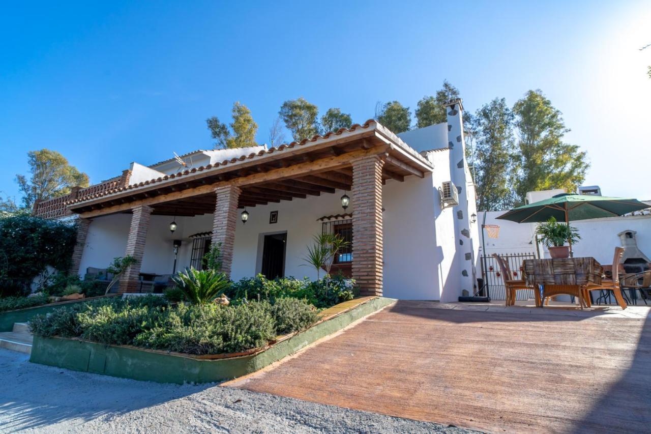 De Diseno Con Piscina Y Barbacoa Сasa de vacaciones