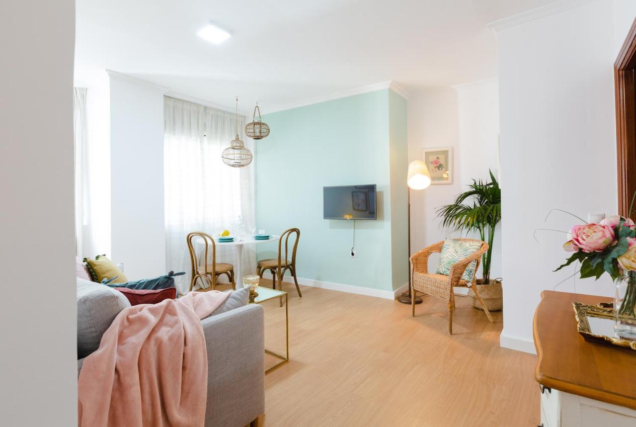 Atarazanas: De Dos Apartamento *