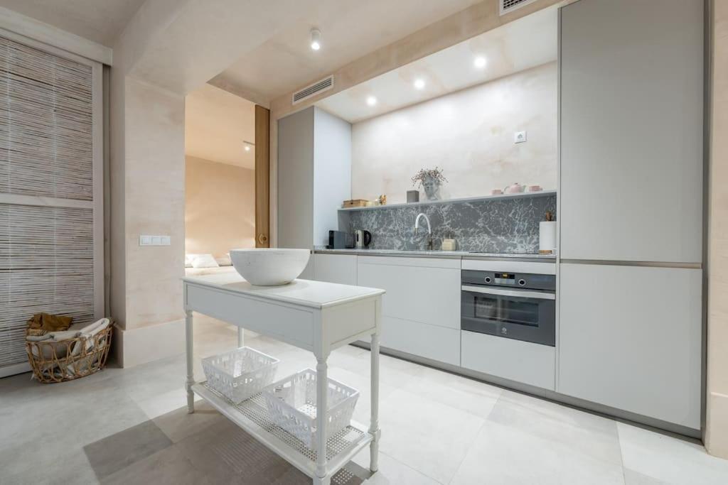 Apartamento Exclusivo Bajo Frente Al Mar - Playa La Caleta Málaga