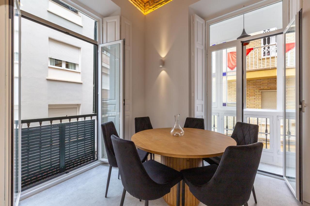 Wonderful With Three Bedrooms And Two Bathrooms In The Center Málaga
