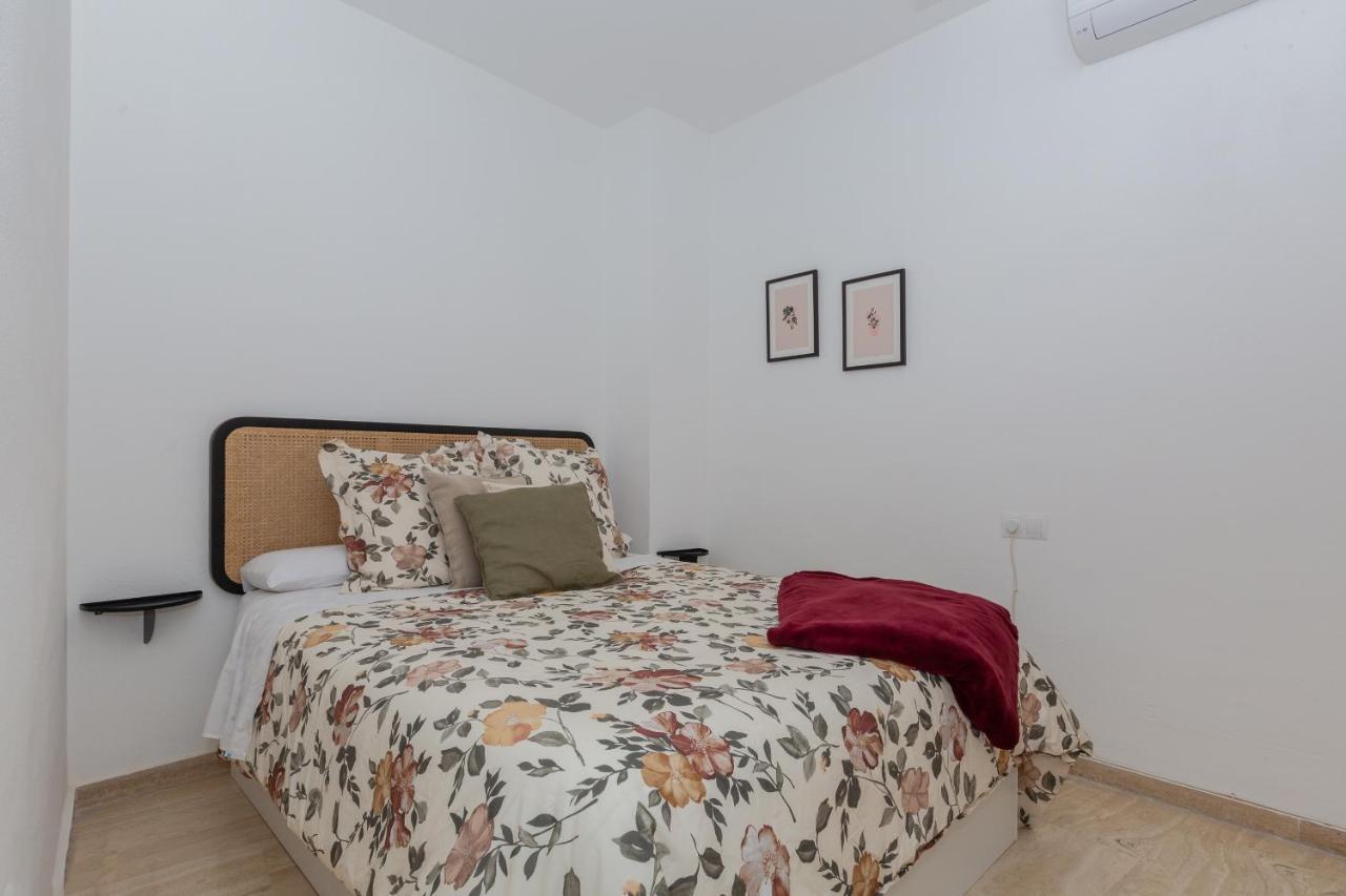 Bright With Patio And Balconies In The Center * Malaga