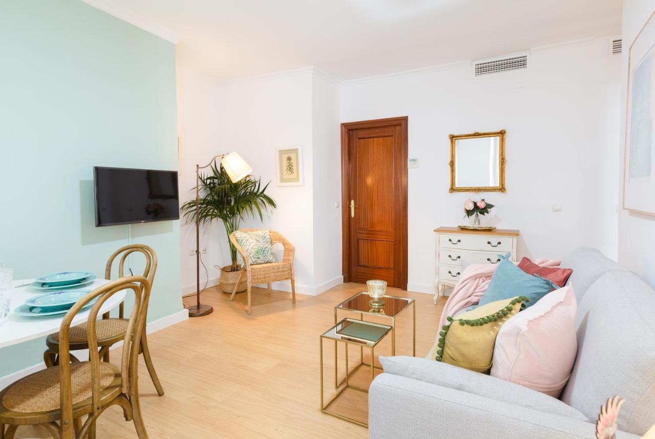 Atarazanas: De Dos Apartamento