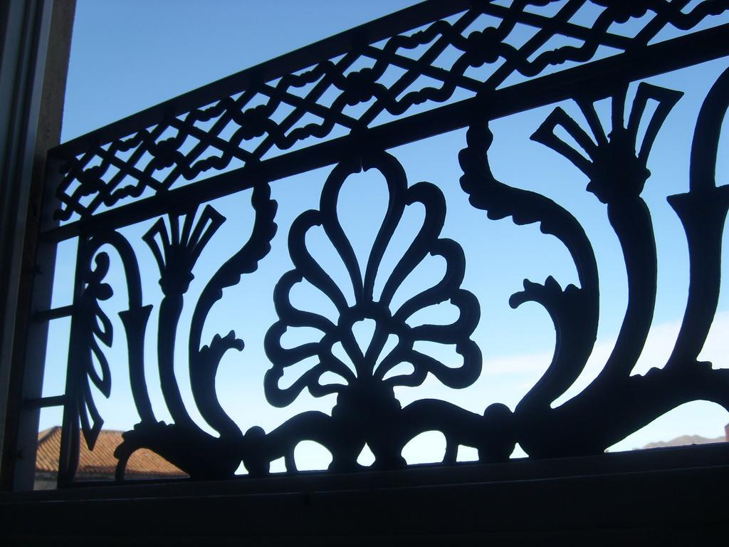 Atarazanas Boutique Hotel 3*