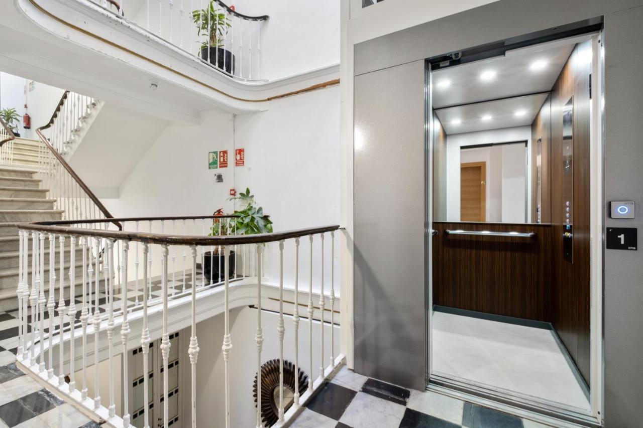 Malaga City Suites Hotel