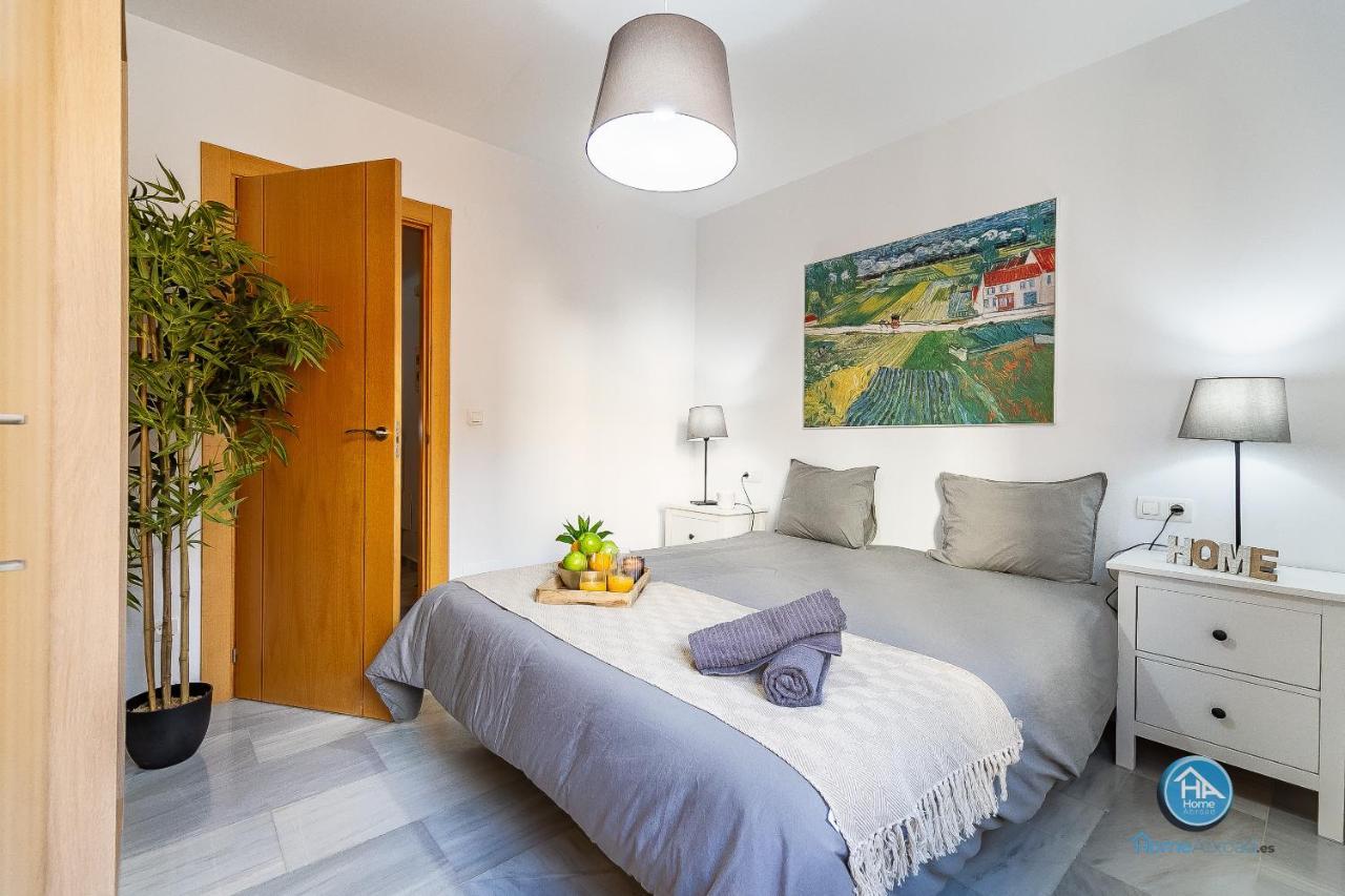 Premium Penthouse With Roof Terrace And Parking In Carlos Haya Apartamento