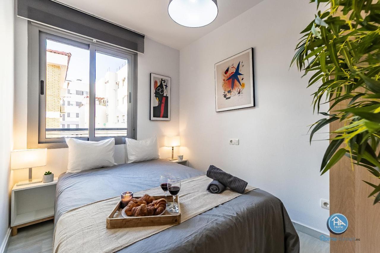 Premium Penthouse With Roof Terrace And Parking In Carlos Haya *