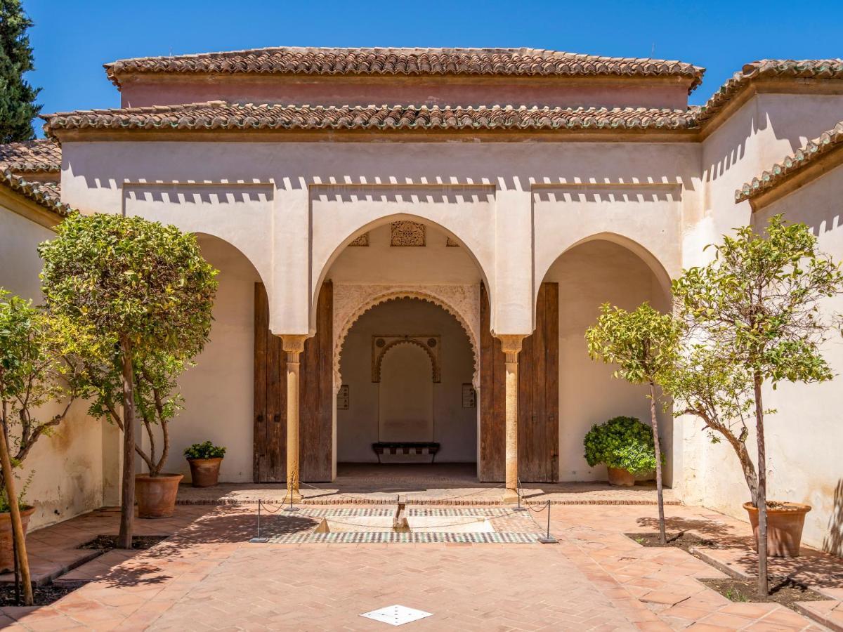 Sanders Jacaranda - Inviting Two-bedroom Downtown Apartment *