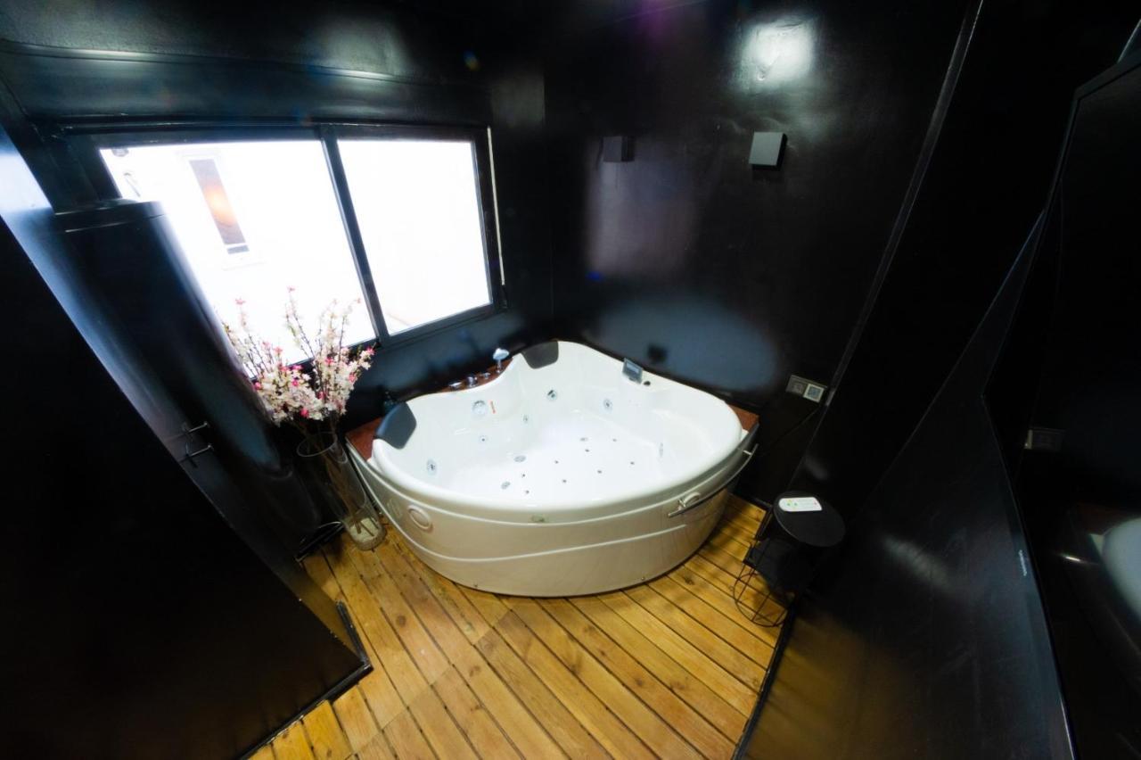 Apartamento Modern Haven For Urban Explorers By Rems