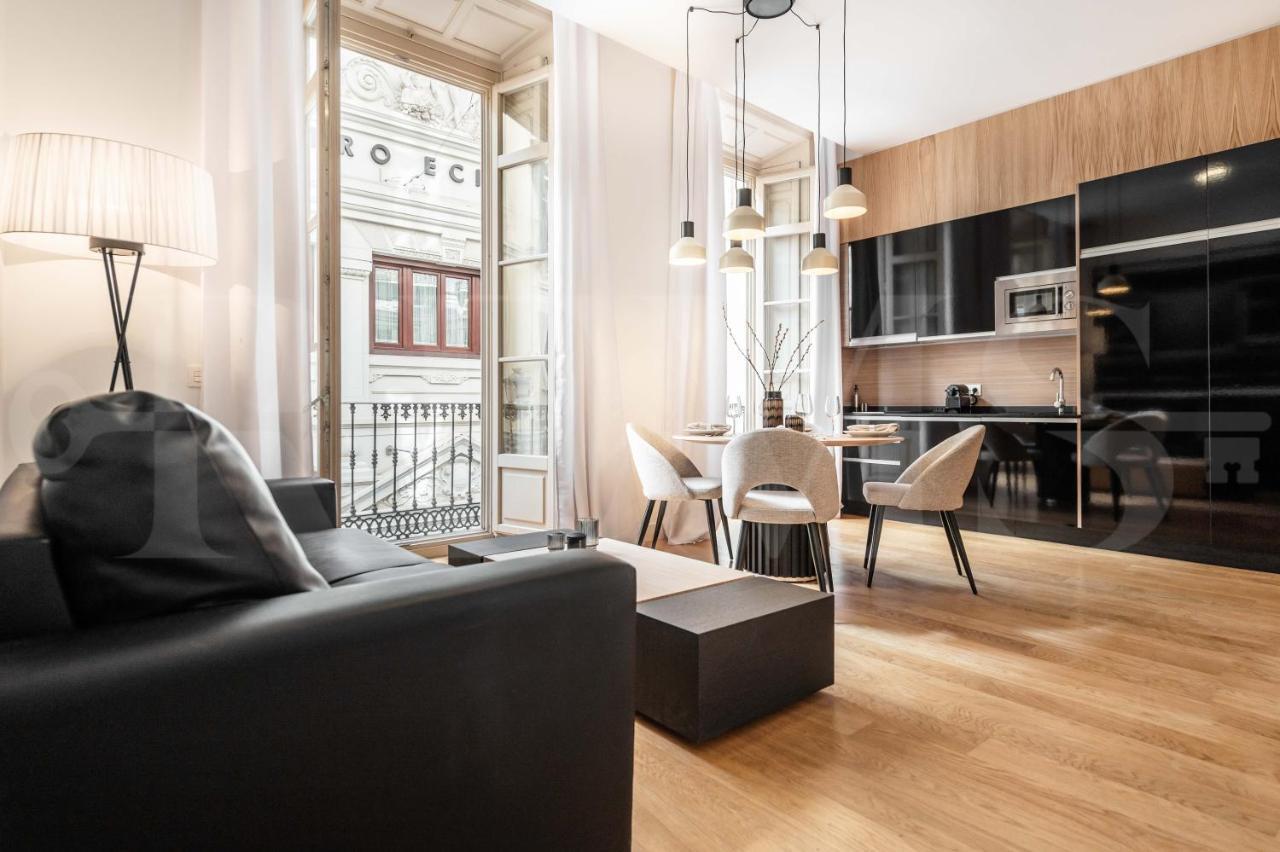 Classy In The Heart Of By Rems Apartment
