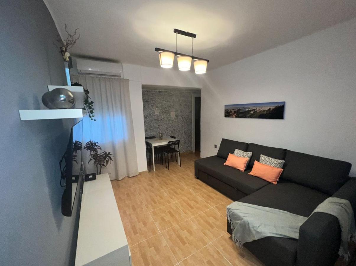 Apartamento Holidays2malaga 2 Bedroom Armengual De La Mota Close Shopping Center *