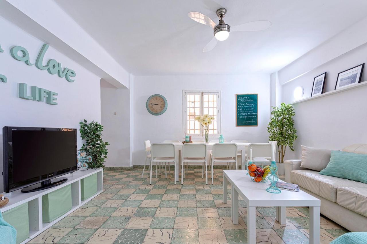 Big Flat In Center With Patio *